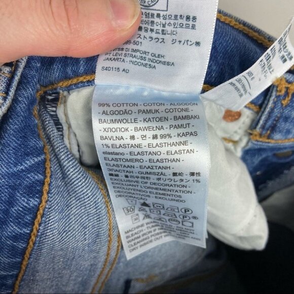 Revolve Levis Wedgie Straight Jeans Love Triangle Size 24 Raw Hem Distrese Denim - Picture 8 of 11